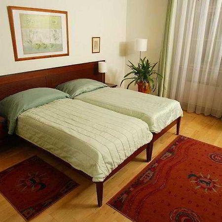Cerna Liska Hotel Prága Kültér fotó