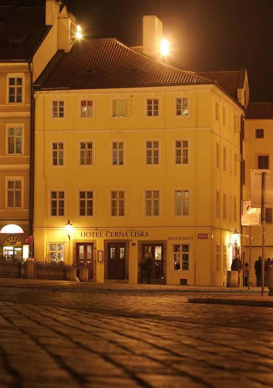 Cerna Liska Hotel Prága Kültér fotó