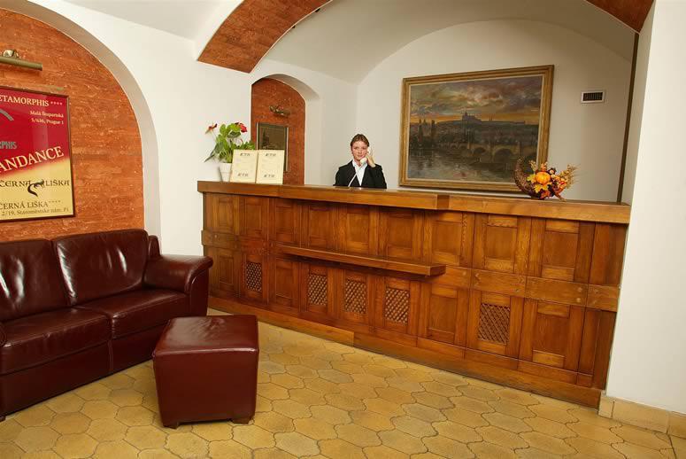Cerna Liska Hotel Prága Kültér fotó